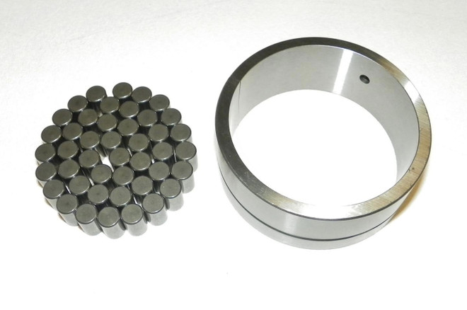 WSM Center Main Bearing for Mercury / Mariner 200 - 300 HP 16620, 817001A1, 8M0113288 010-144