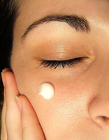 Reduce Dark Circles and Puffy Eyes With Caffeine Eye Cream! 