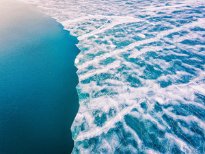 Breaking Ice Sheet 2