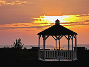 Lekeside gazebo at sunset