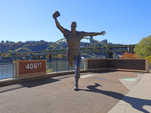 Bill Mazeroski Statue at PNC Park 7008