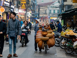 Hanoi Street Vendor