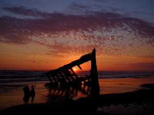Peter Iredale Shipwreck