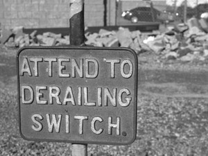 Derail Sign