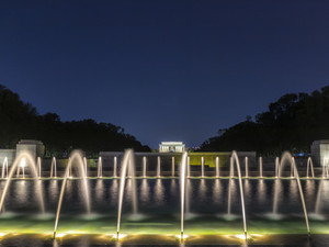 WWII Memorial and Lincoln Memorial at night
