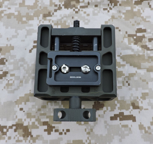 Sunwayfoto DP-60R Universal Quick-Release Plate Bottom View Sunwayfoto DP-60R Universal Quick-Release Plate Bottom View