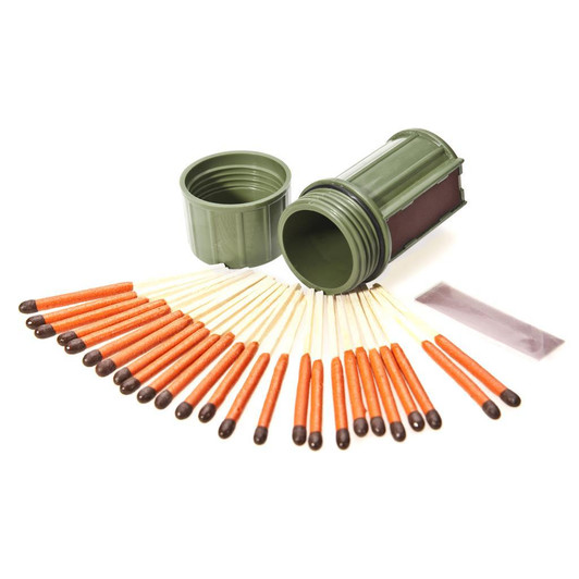 UCO STORM PROOF MATCH KIT WITH 25 MATCHES - GREEN