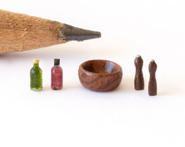 1:48 (quarter scale) salad set: bowl, oil, vinegar, salt and pepper shakers