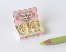 Create a set of 1:12 doll dishes in a box with this 1" scale dollhouse miniature kit.