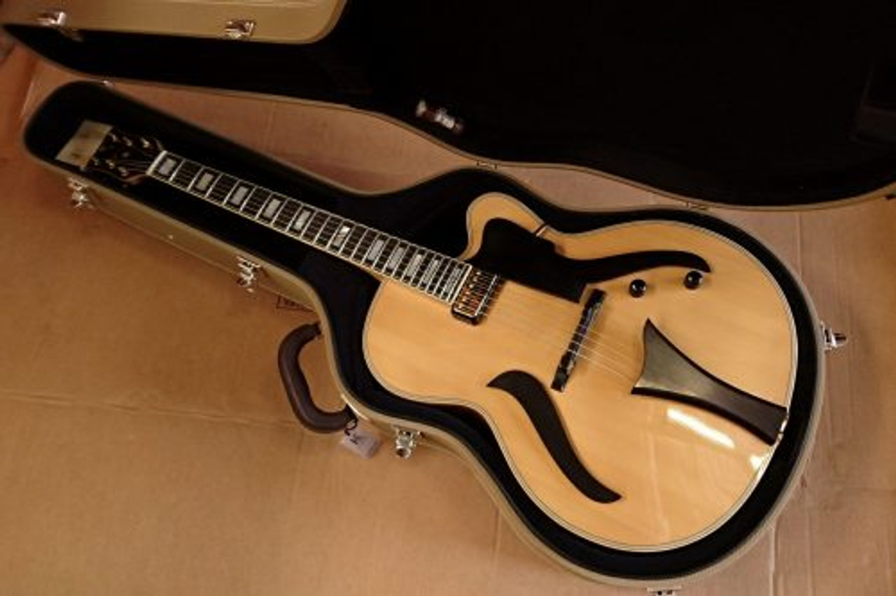 Hofner Jazzica Custom Archtop Guitar, Solid Spruce Top, High Gloss Natural Finish, With Deluxe Case