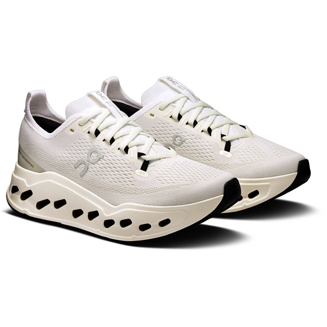 On Running Cloudsurf スニーカー Cloudsurfer Trail Waterproof: Cushioned Trail Running Shoe
