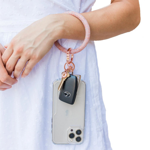 Oventure Hook Me Up Phone Connector Lifestyle