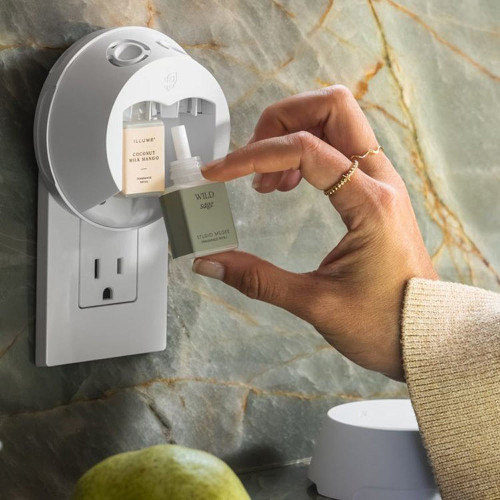 Pura 4 Smart Fragrance Diffuser Lifestyle Pura 4 Smart Fragrance Diffuser Lifestyle