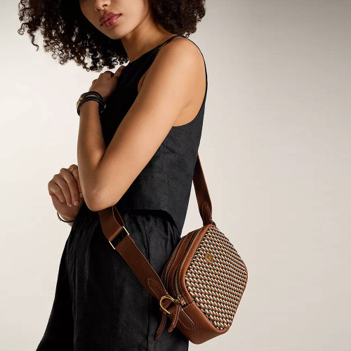 Fossil Danni Leather Crossbody Bag - Neutral Woven Model Carry Fossil Danni Leather Crossbody Bag - Neutral Woven Model Carry