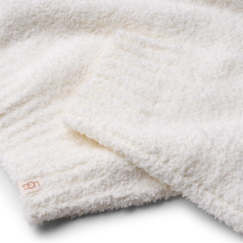Women's UGG Novalie Slouchy White Sweater sleeve