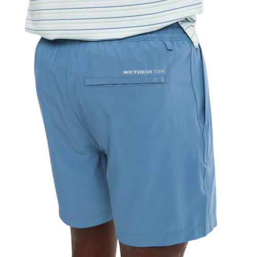 Men's Southern Tide 6" Rip Channel Performance Short Blue Ridge Back Pocket Detail