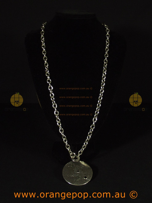 Women's metal necklace large pendant design