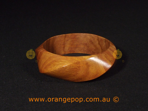 Wooden women's cuff/bracelet