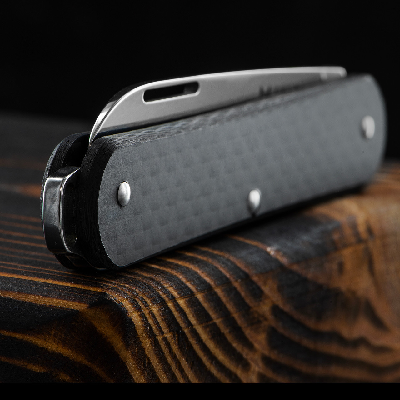 Fox Vulpis 1 Carbon Fibre Penknife