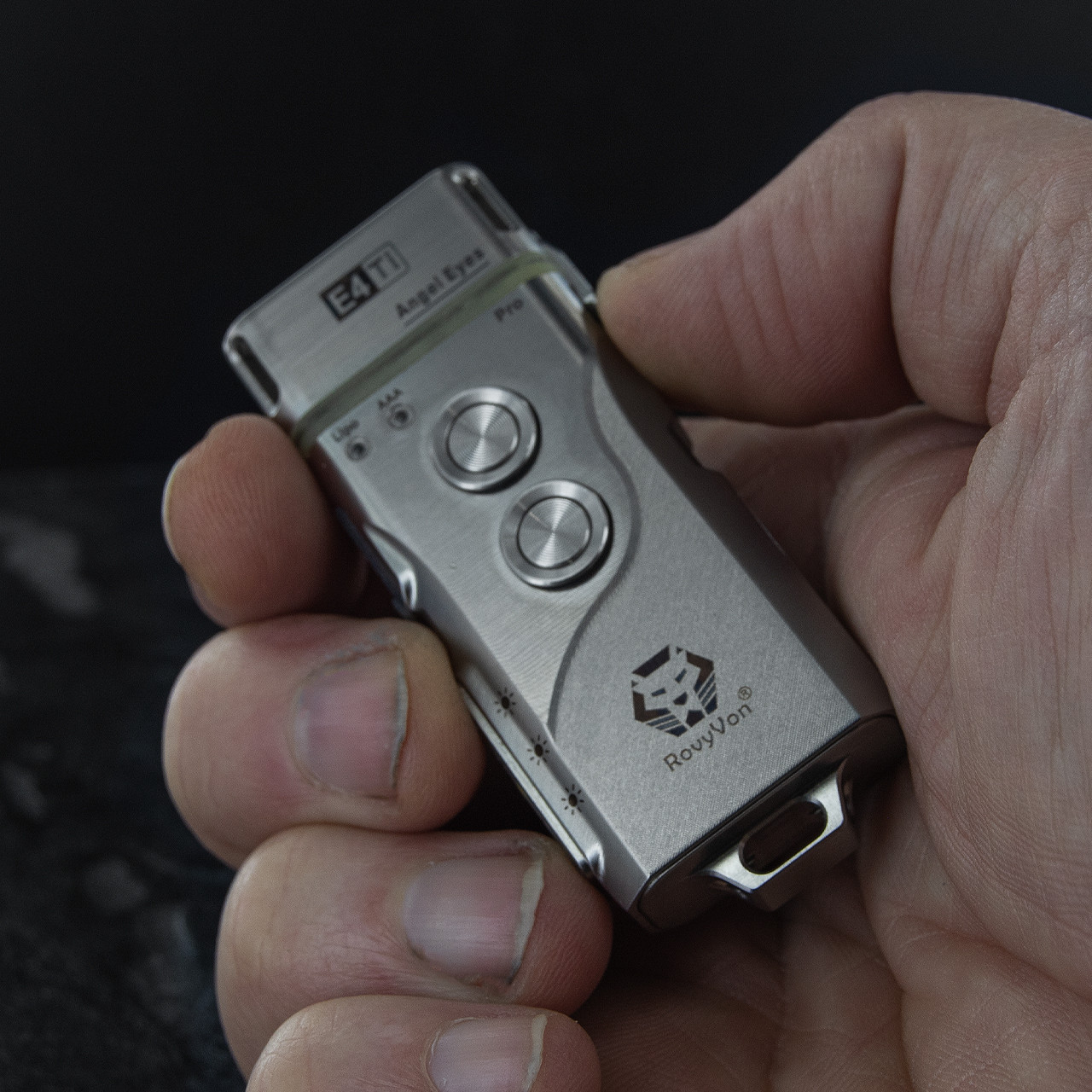 Rovyvon E4 Pro Titanium Flashlight