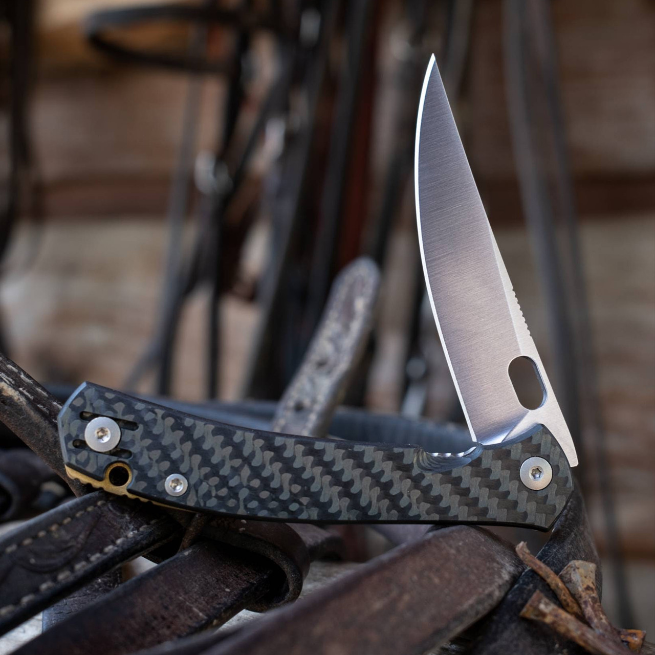 GiantMouse Bleecker Carbon Fiber Folding Knife | Heinnie Haynes