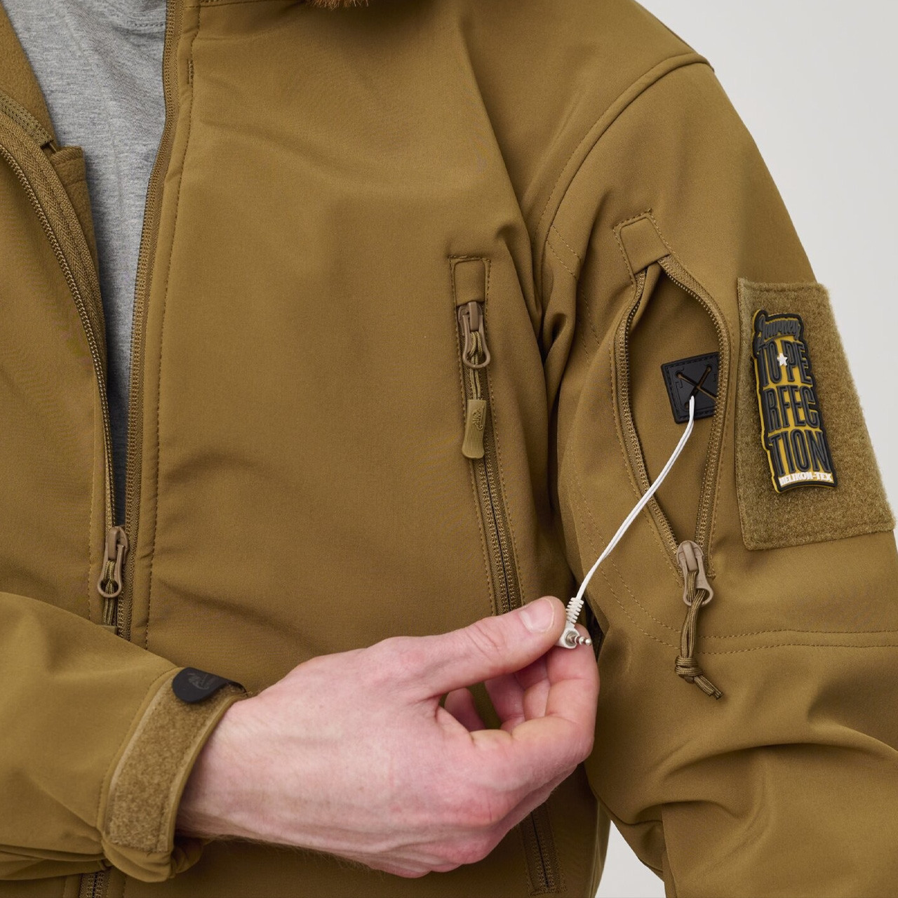 Helikon-Tex Gunfighter Windblocker Jacket Coyote