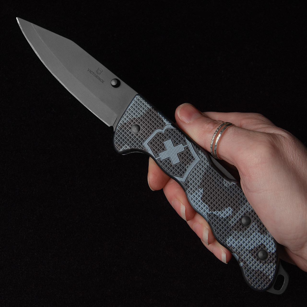 natal FOLDING BOX LOW　camo Victorinox Evoke Folding Knife Navy Camo Alox V9425222 - Smoky