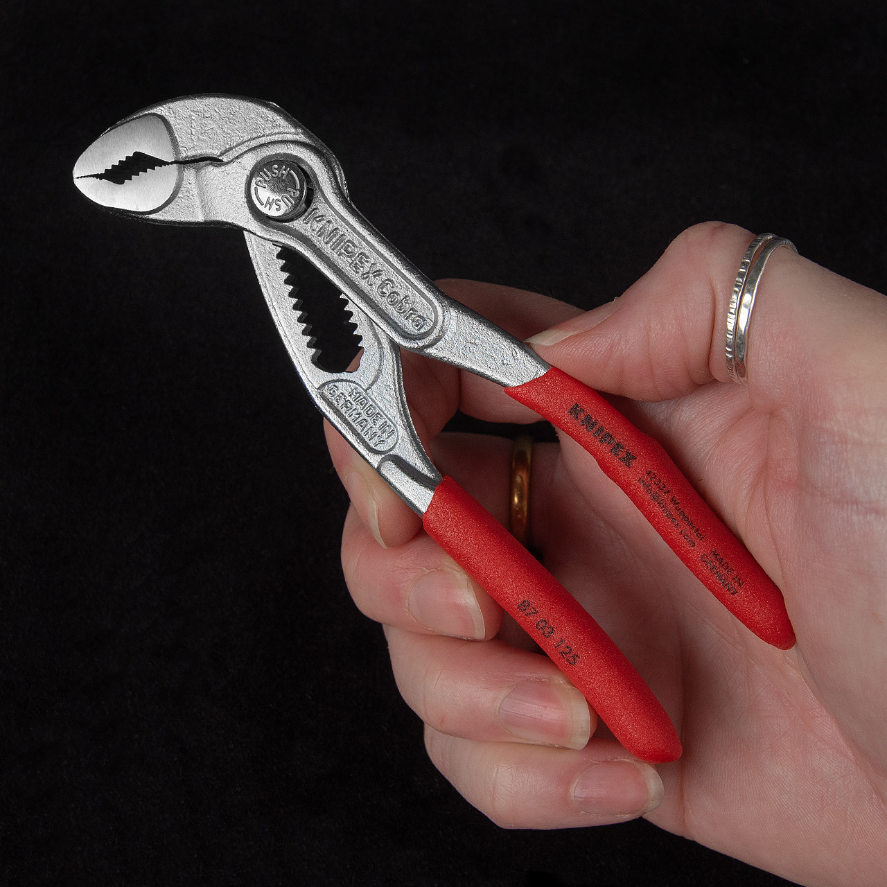 KNIPEX Cobra High-Tech Water Pump Pliers Chrome 125 | Tools