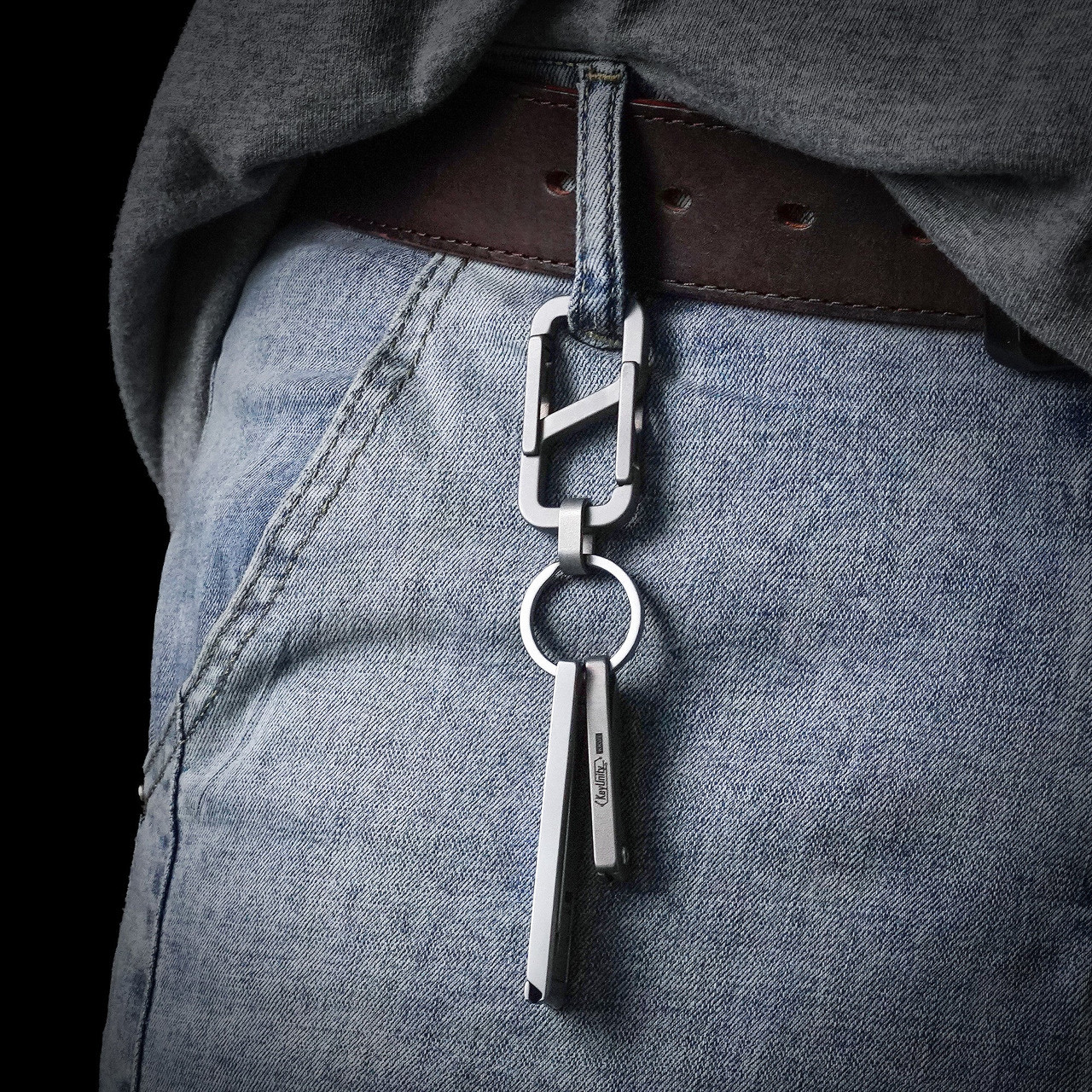 ☆Keii Key Unity KM26 Double Sided Titanium Keychain Clip | Heinnie Haynes