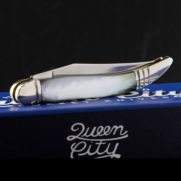 Queen Toothpick Black Pearl