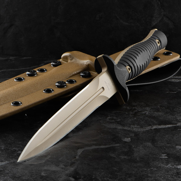 Spartan V-14 Dagger FDE Blade Black Handle Coyote Sheath