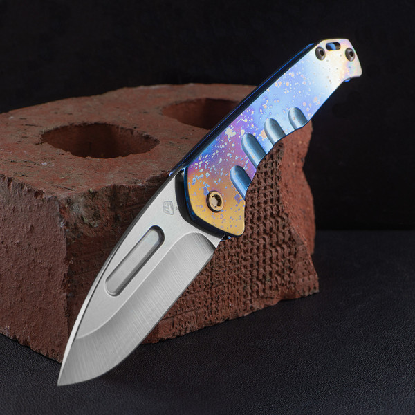 Medford Prae Slim Solar Flare