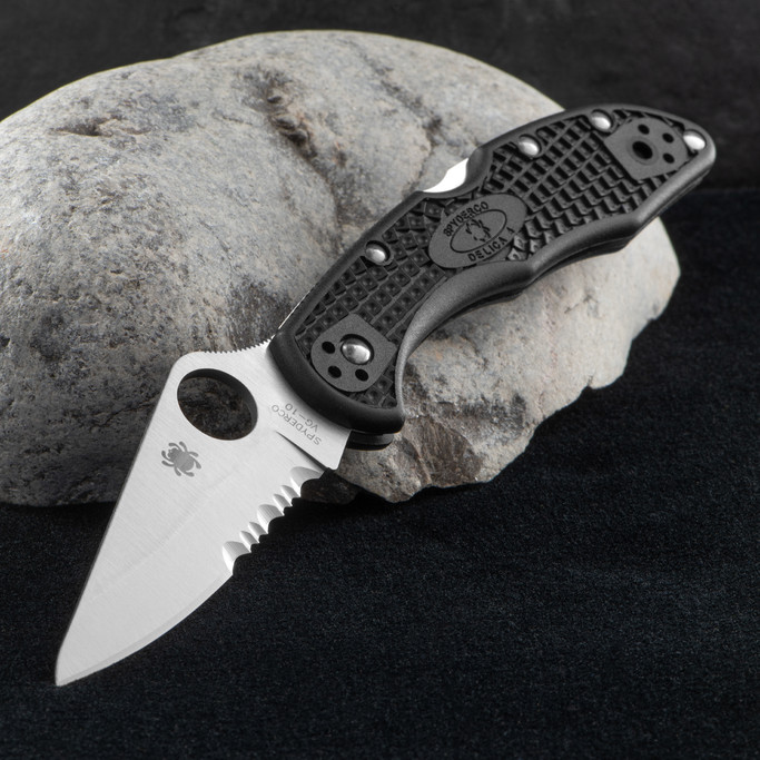 Spyderco Delica 4 FRN Part-Serrated