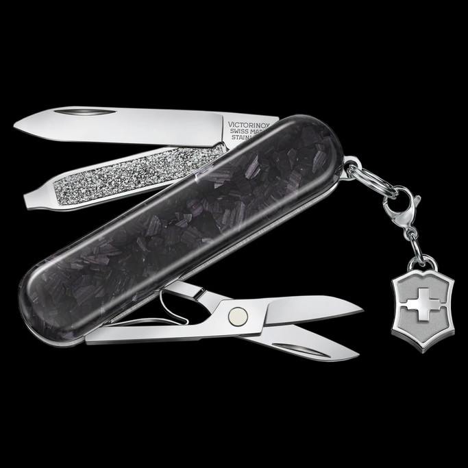 Victorinox Classic SD Brilliant Carbon