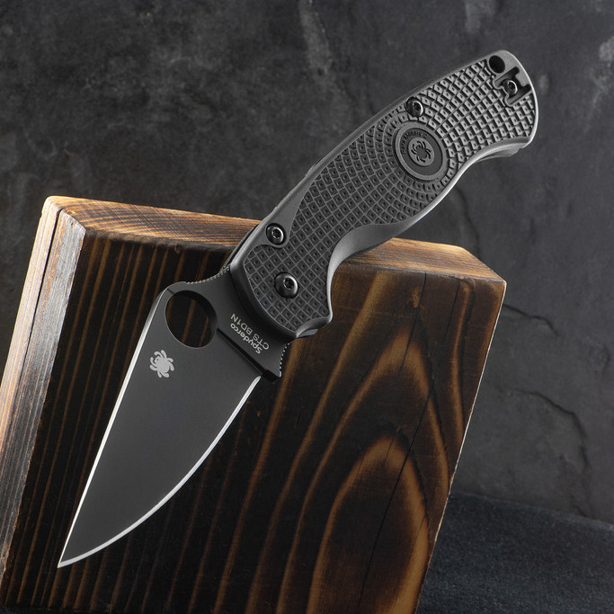 Spyderco Para Military 2 Lightweight Black Folding Knife