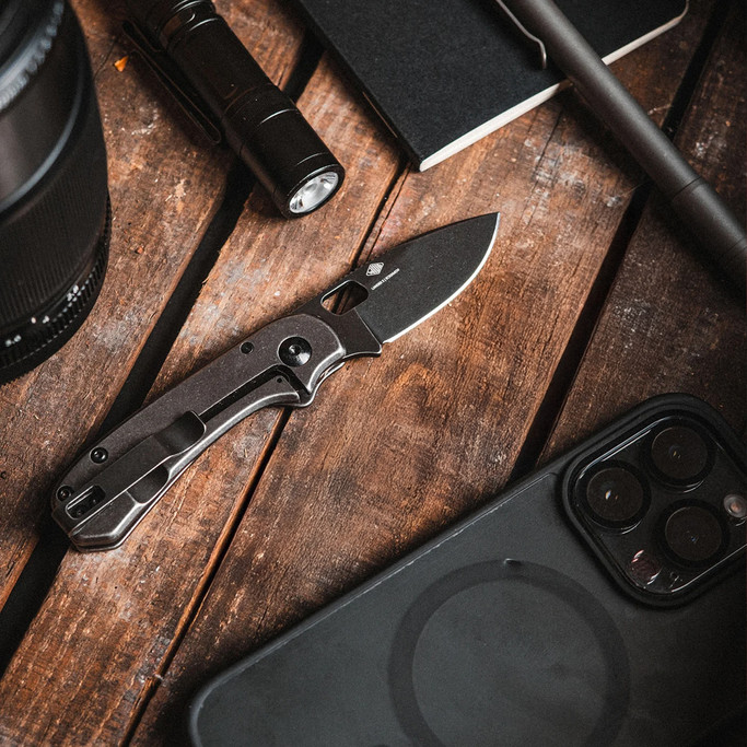 Knafs Lander 5 Black Folding Knife | Heinnie Haynes