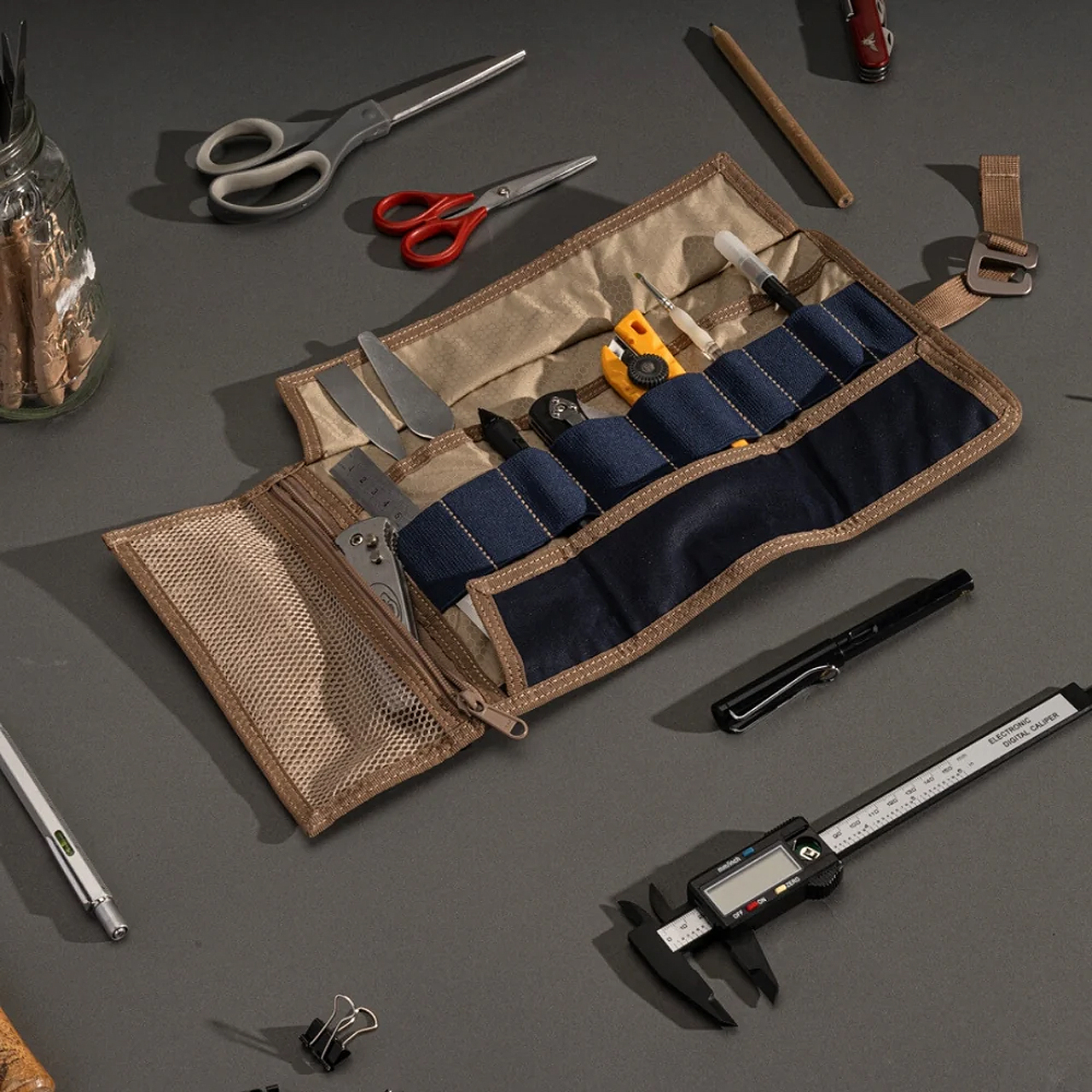 Lochby Tool Roll Nautical