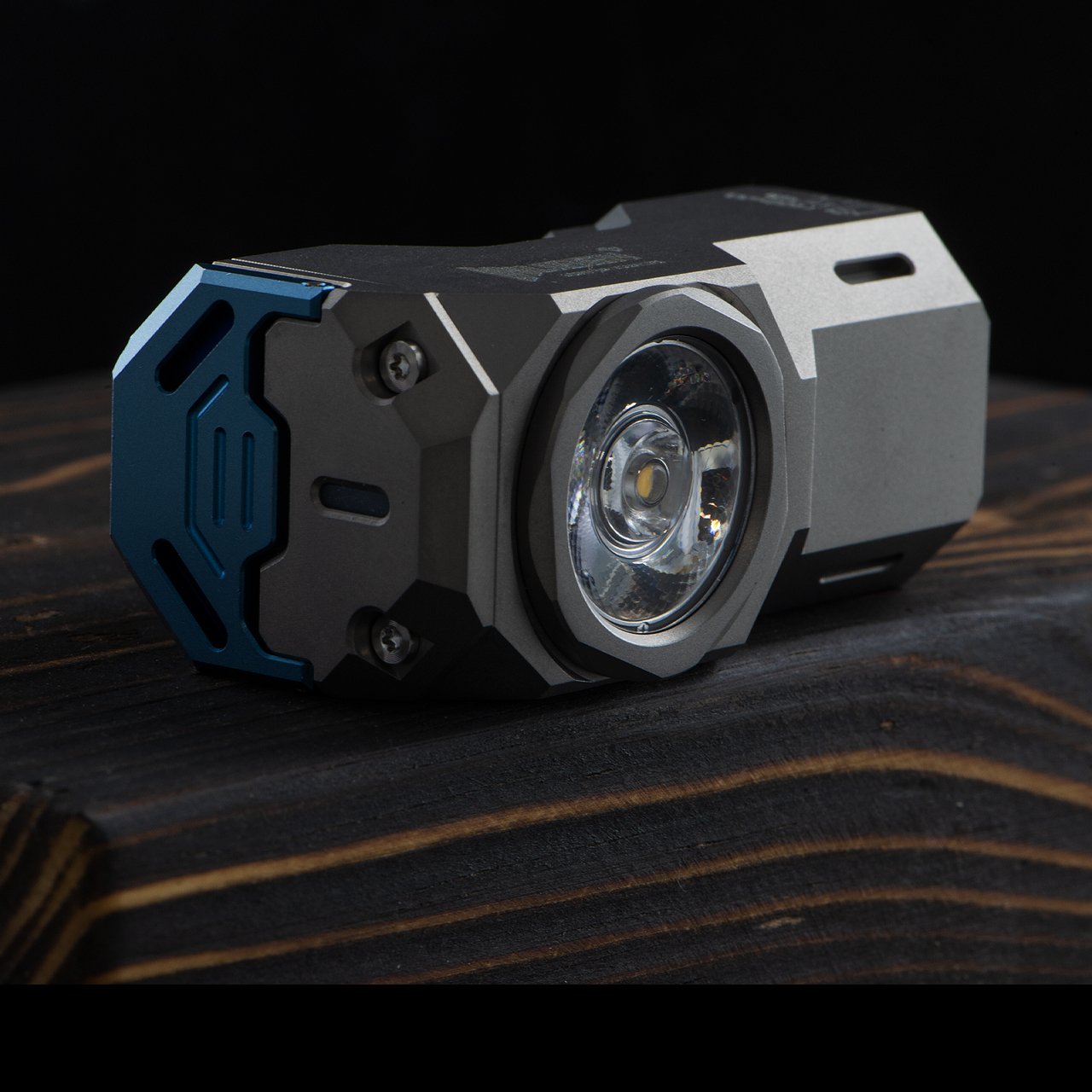 WUBEN X0 Titanium Flashlight