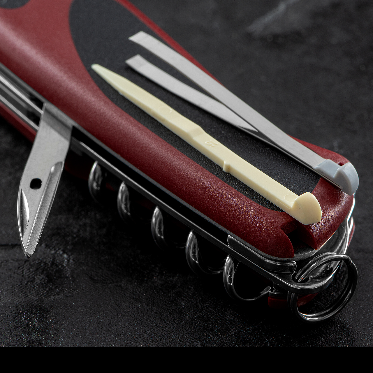 Victorinox Swiss Army Evolution 14, Red : : Home Improvement