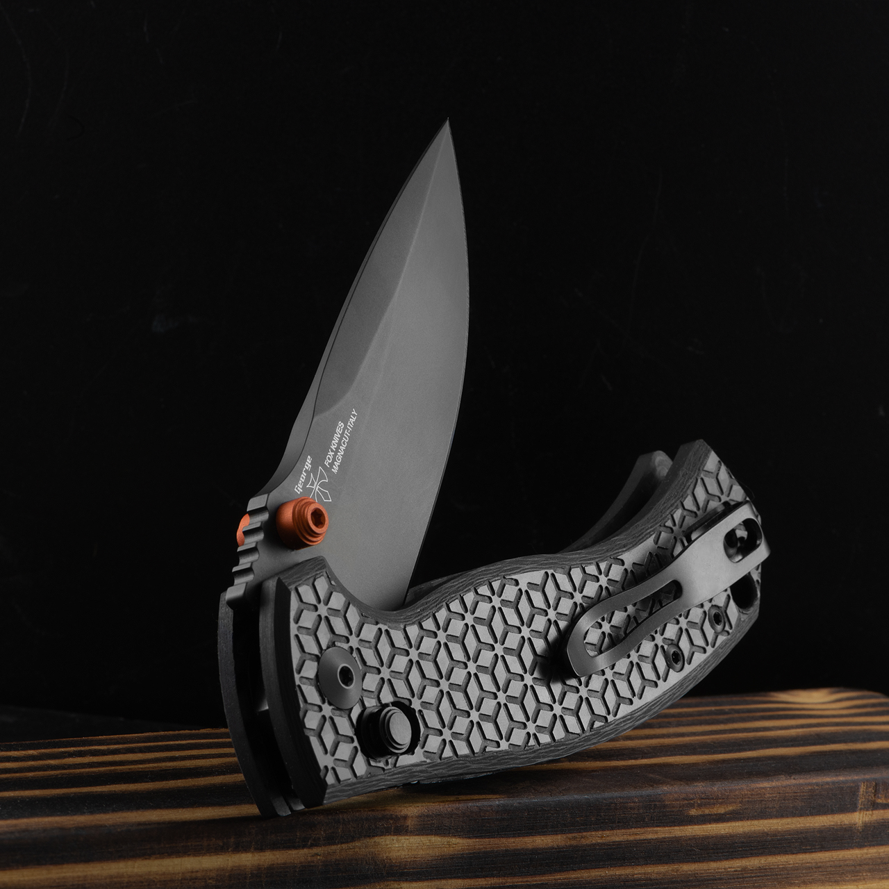 Fox Anzu Carbon Fibre Folding Knife | Heinnie Haynes
