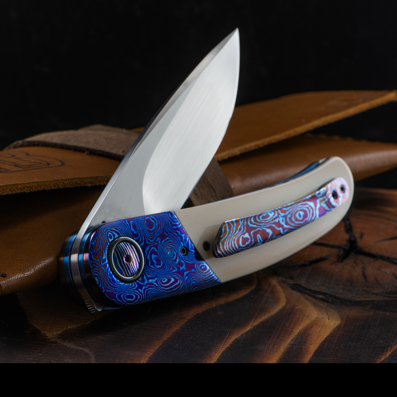 Herucus Blomerus HB06 KORO Yellow Hornbill -D Custom Knife