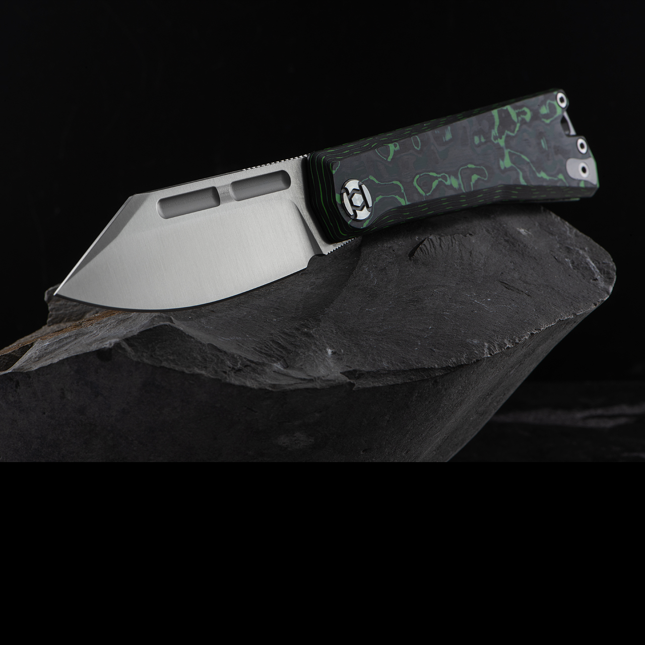 Kunwu Geezer Carbon Fibre Green Folding Knife