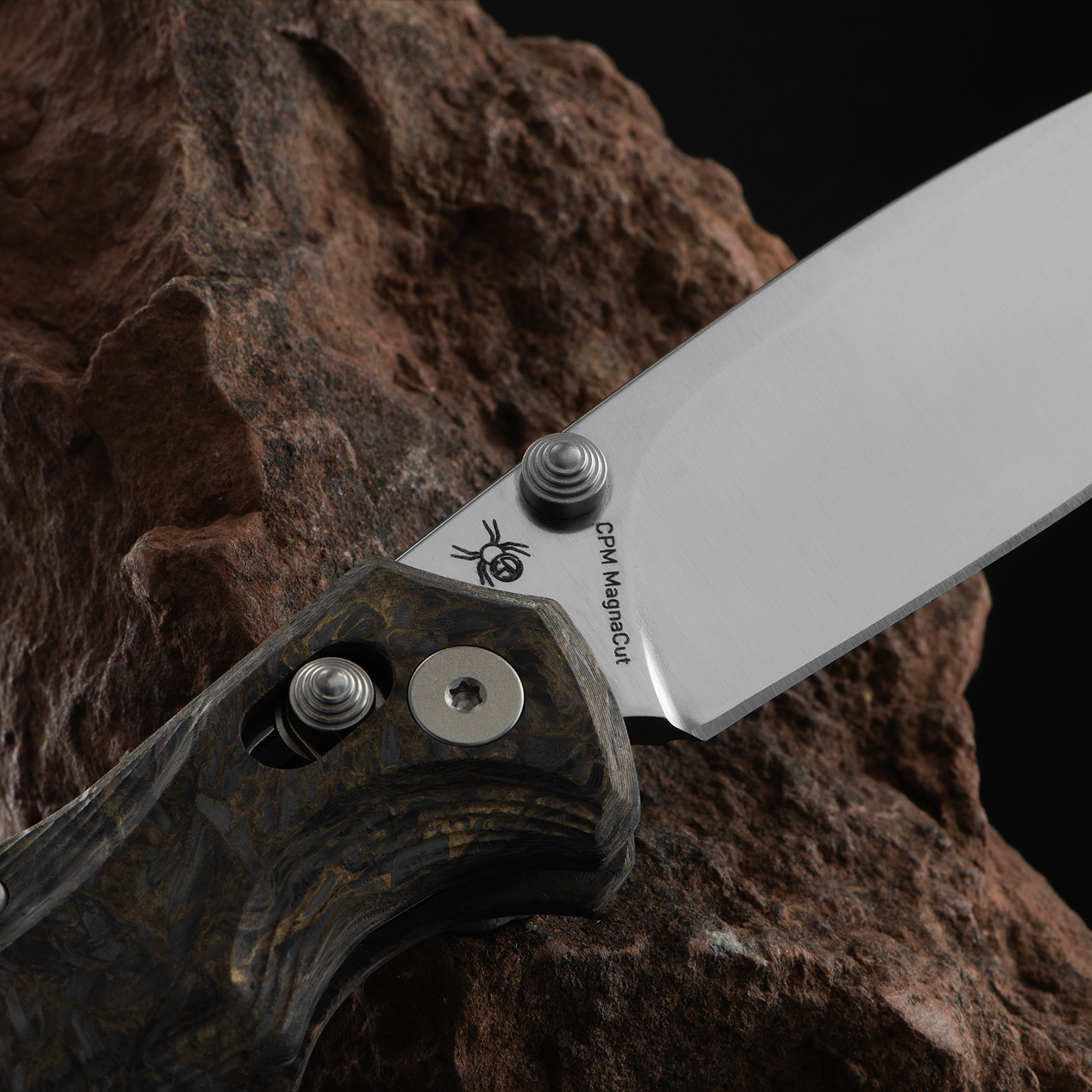 Viper Oniro Dark Matter Carbon Fibre Folding Knife