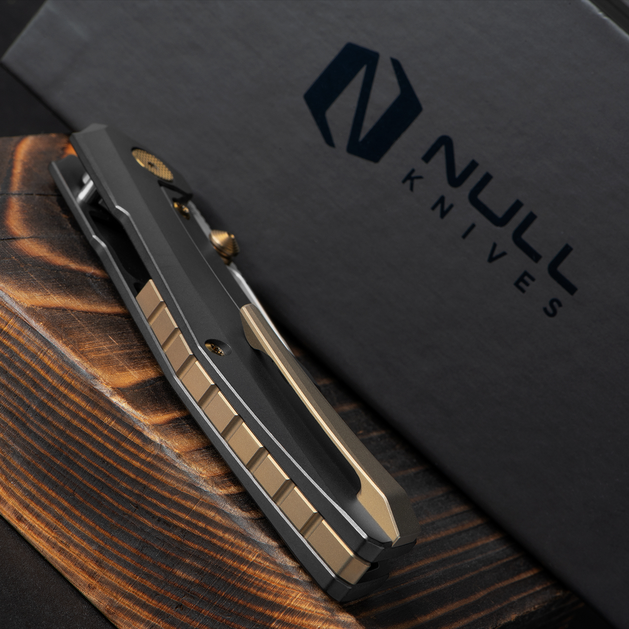 Null Raikou Black Gold Folding Knife