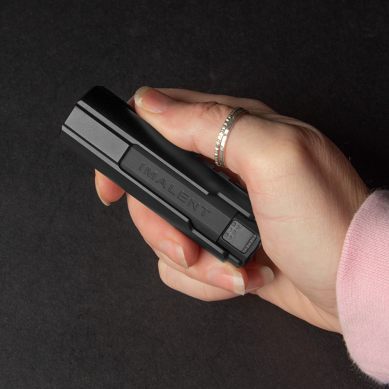 Imalent LD35 Black Flashlight