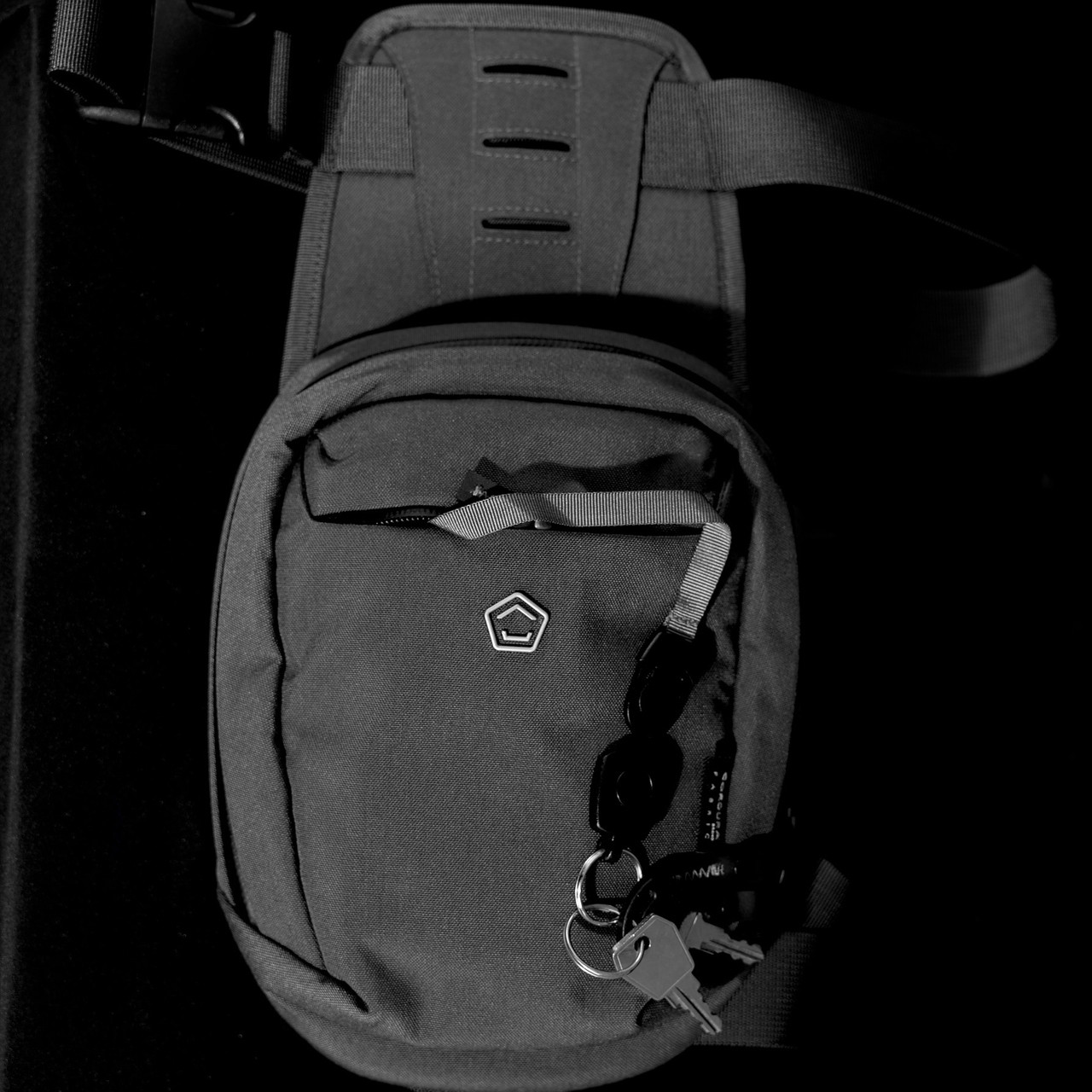 Pentagon Consul Thigh Pouch Black