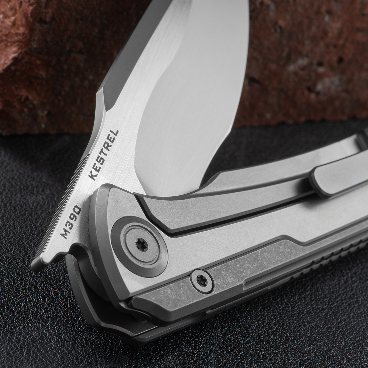 Maxace Kestrel Framelock CF | Heinnie Haynes