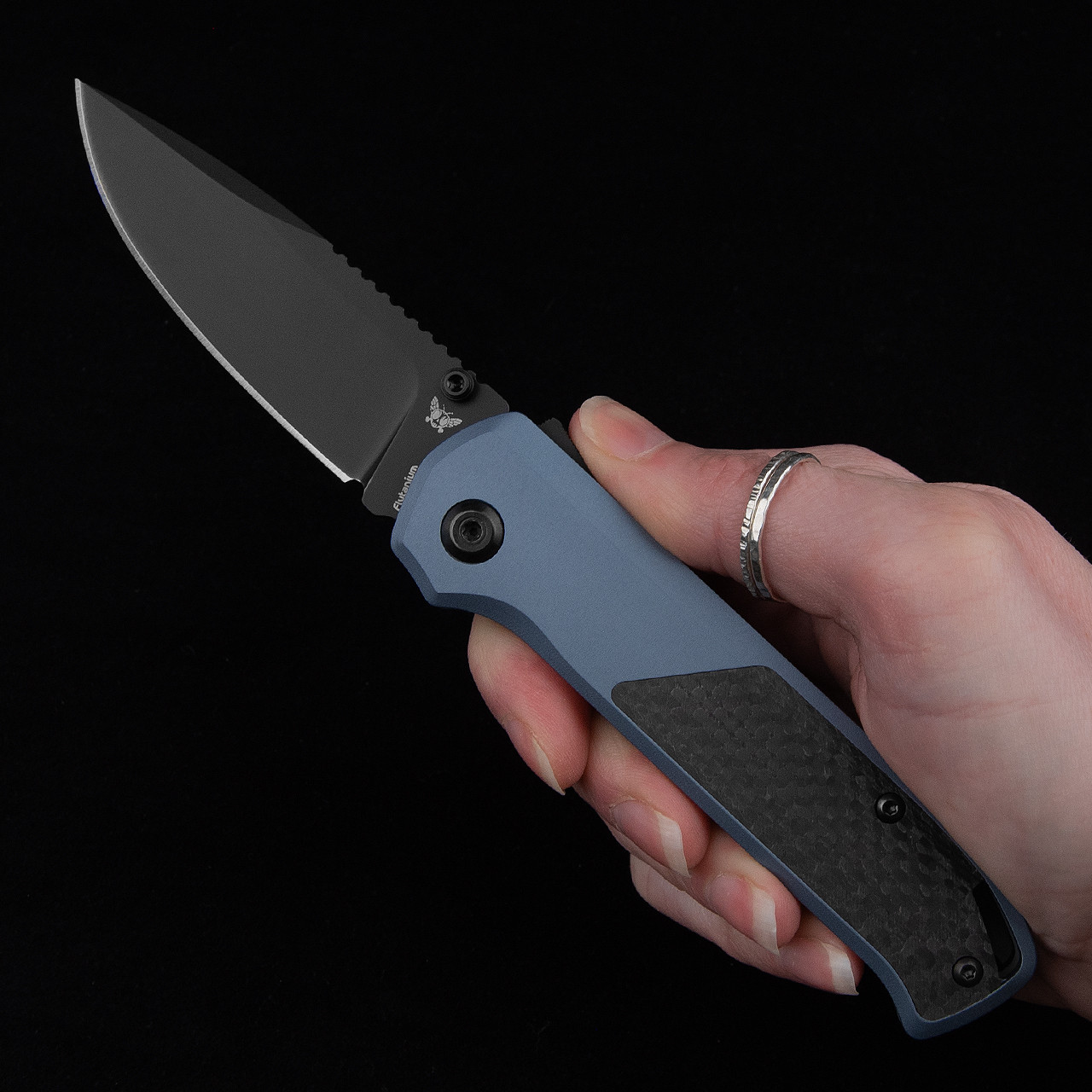 Flytanium Arcade Shark-Lock Blue CF Folding Knife
