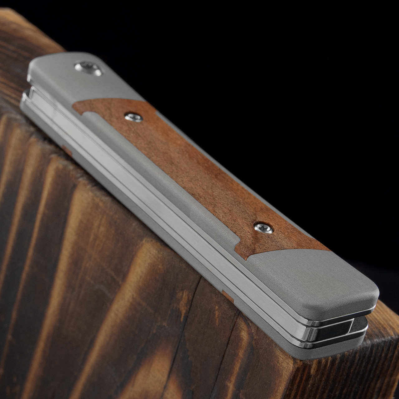 Kizer Little Grand Aluminium & Mkuruti Wood Folding Knife