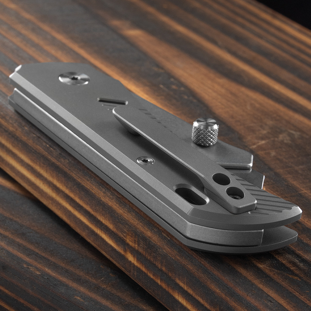 Twisted Assisted Pallas Titanium Utility Knife